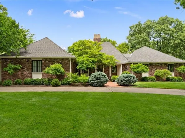 2210 W 69th Ter, Mission Hills, KS 66208