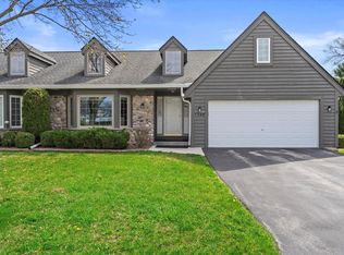 7348 S 77th St, Franklin, WI 53132