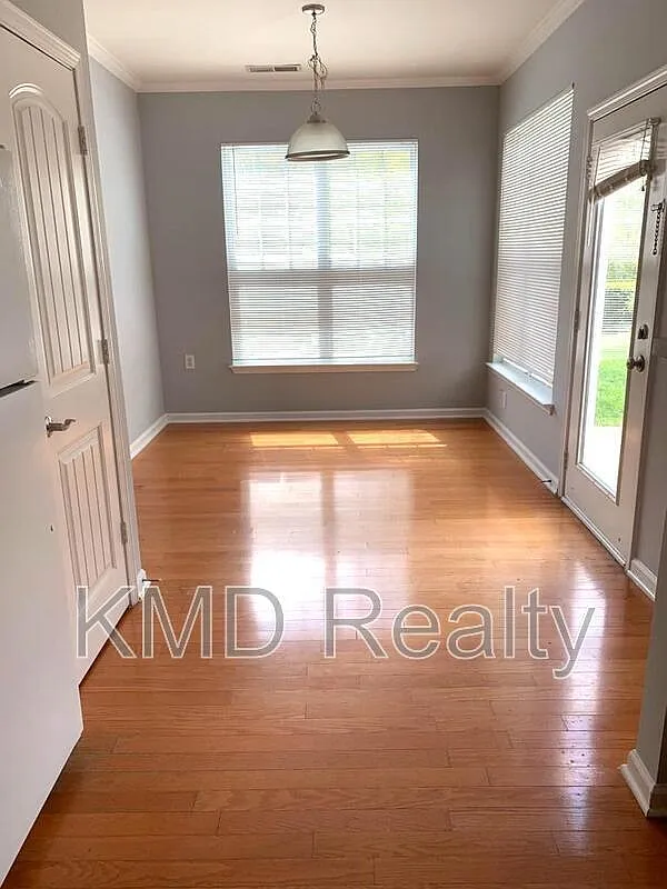2 bed, 2.5 bath, 1448 sqft, $1,895 — Photo 4