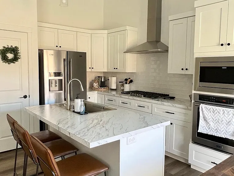7719 Coldwater Dr — Photo 3