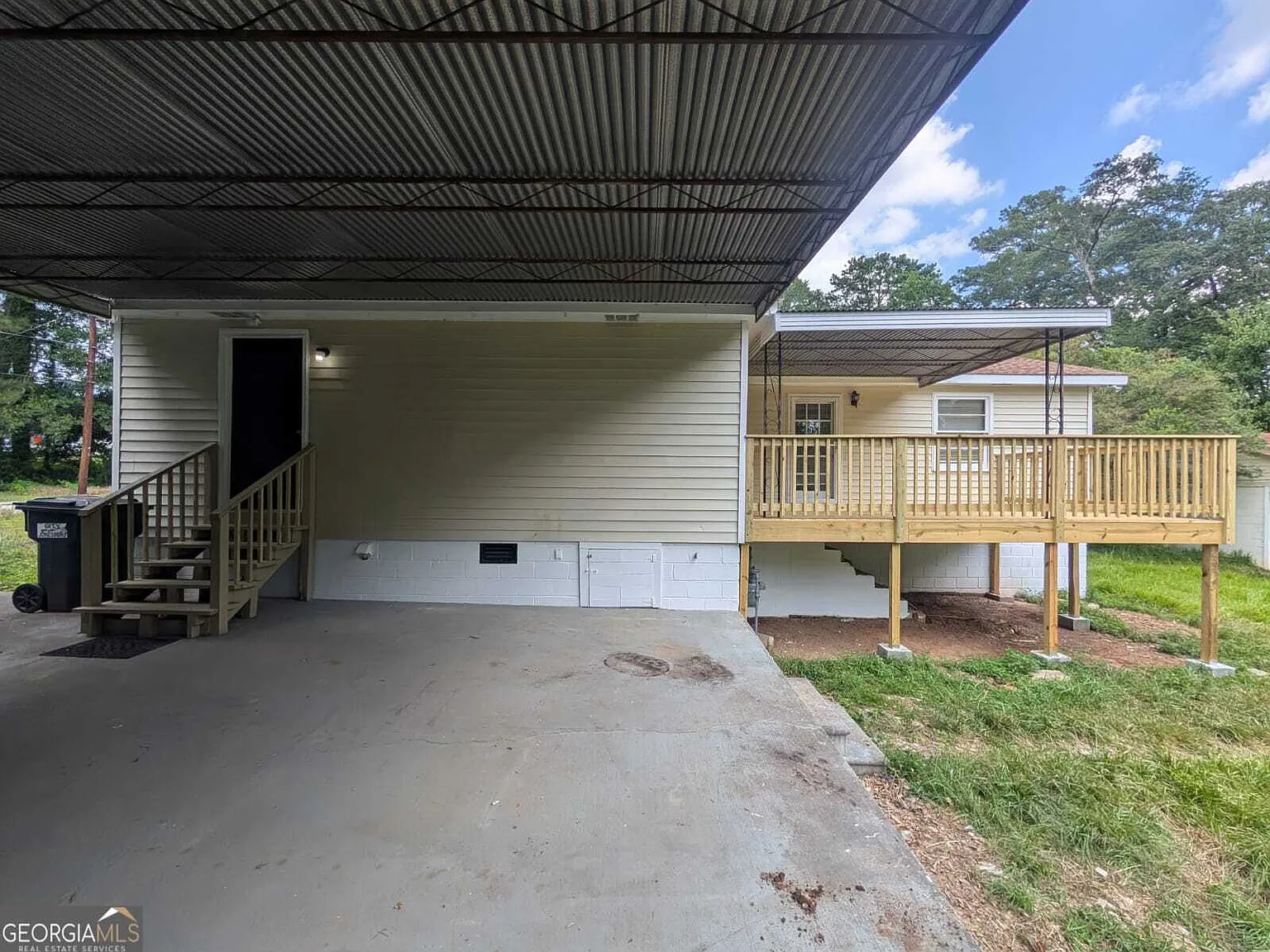 3 bed, 2.0 bath, 1464 sqft, $1,480 — Photo 2
