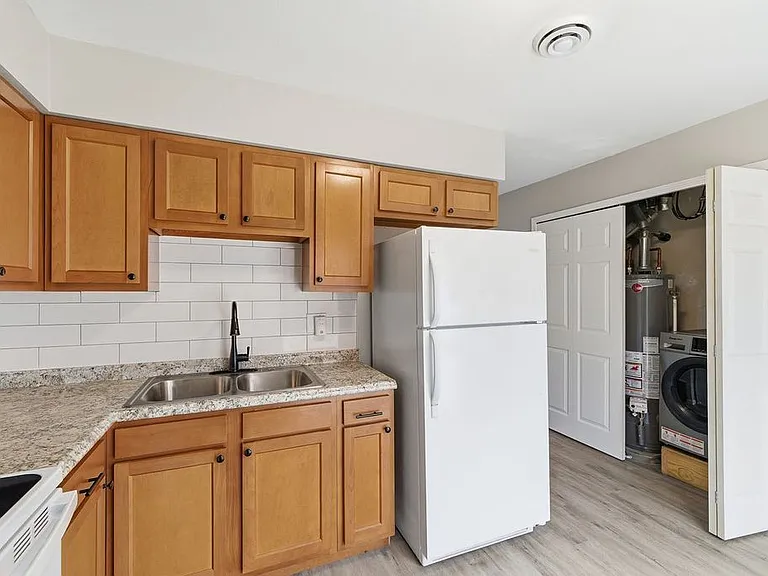 113 Lasalle St #3 — Photo 10
