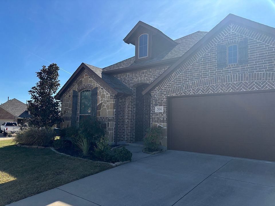 1st image of 504 Endicott Dr