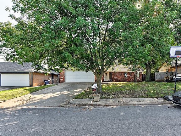 2nd image of 4613 Forest Hills Dr