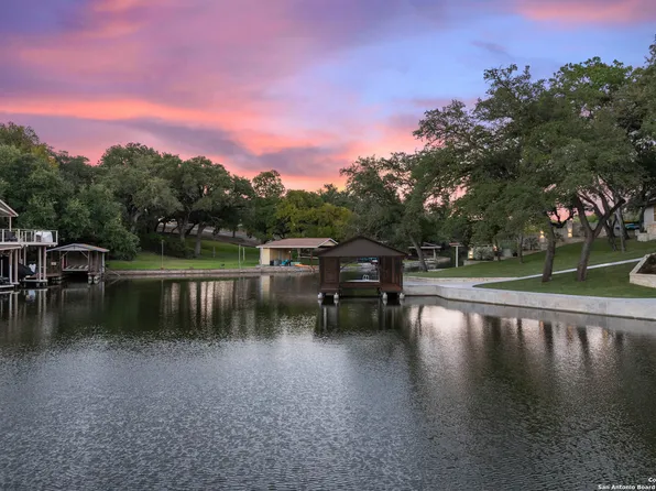1310 Oak Springs Rd, Kingsland, TX 78639