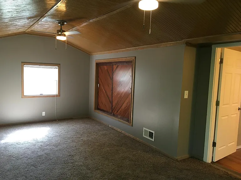 711 Hilda St — Photo 12