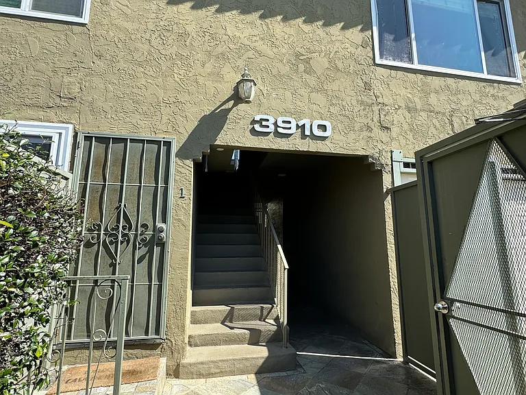 3910 Beethoven St #8 — Photo 3
