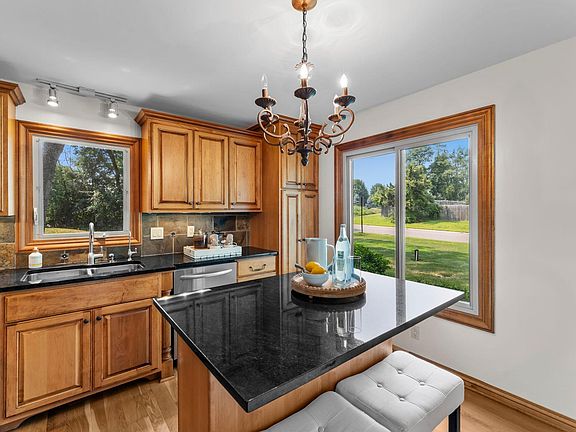 5th image of 2622 159th Ave NE