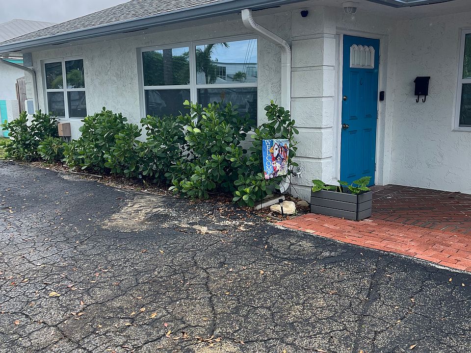 1st image of 207 Castlewood Dr APT C