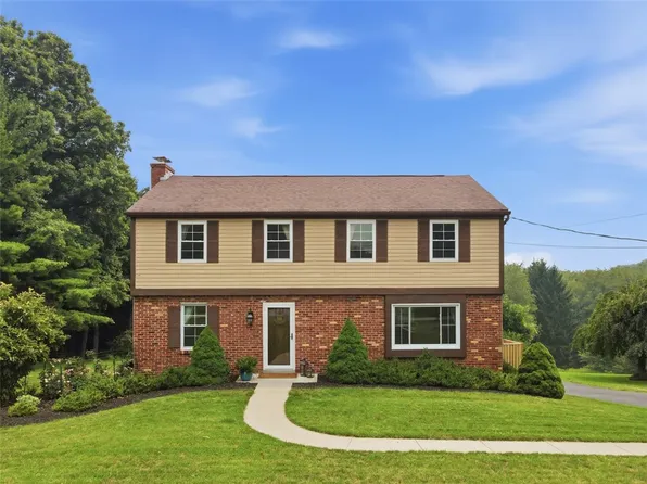 1391 Magee Rd, Sewickley, PA 15143