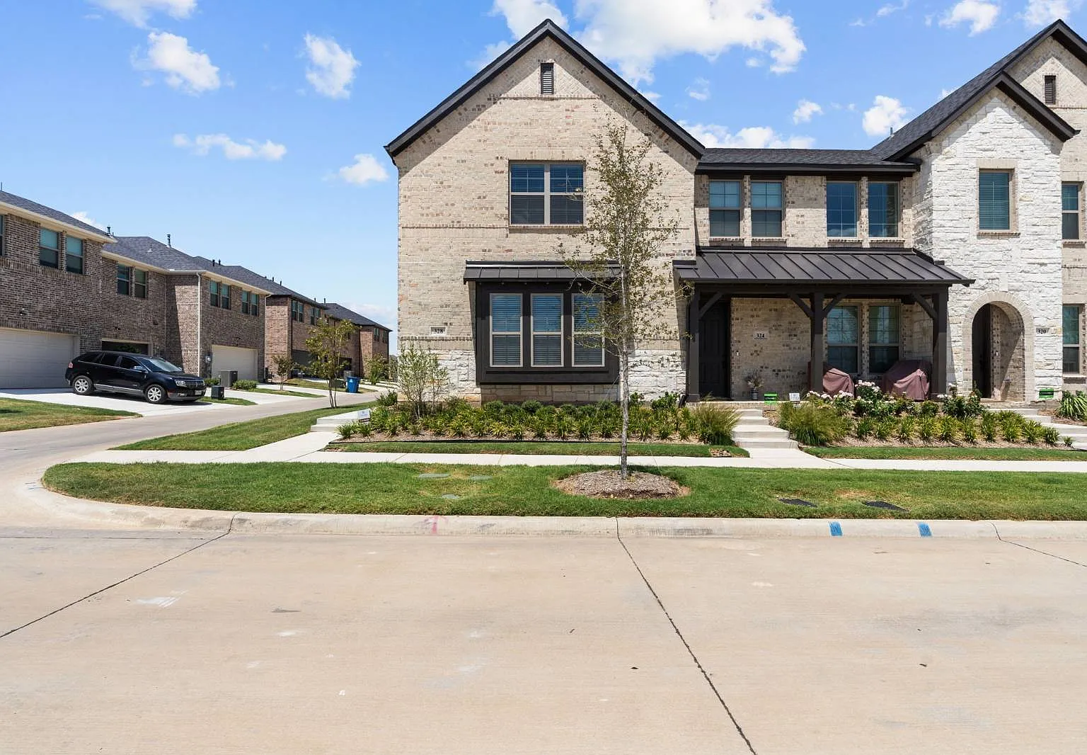 3 bed, 2.5 bath, $2,750 — Photo 2