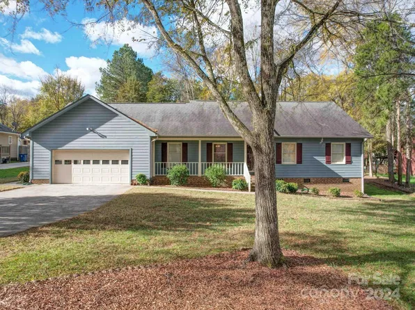 8426 Live Oak Rd, Harrisburg, NC 28075