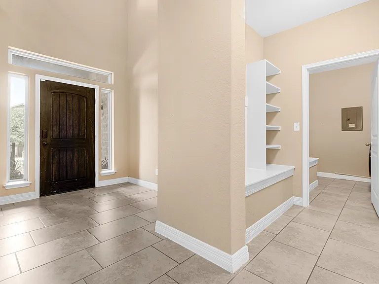 5488 Devonwood St — Photo 2