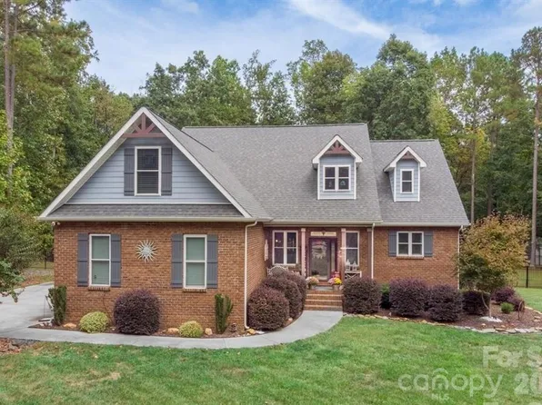 790 Brandon Rd, Clover, SC 29710