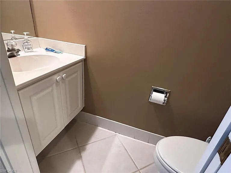 5601 Cove Cir — Photo 21