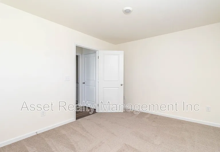 2063 Southwood Cir — Photo 23