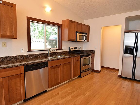 3rd image of 3765 Lanewood St