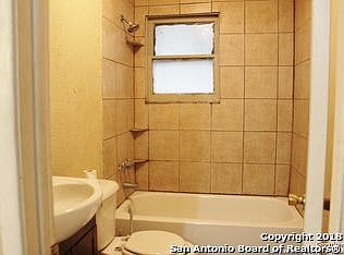 5th image of 2819 W Roselawn Rd
