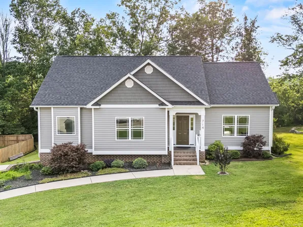 714 Ginger Lake Dr, Rock Spring, GA 30739