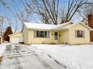 1322 E South River St, Appleton, WI 54915