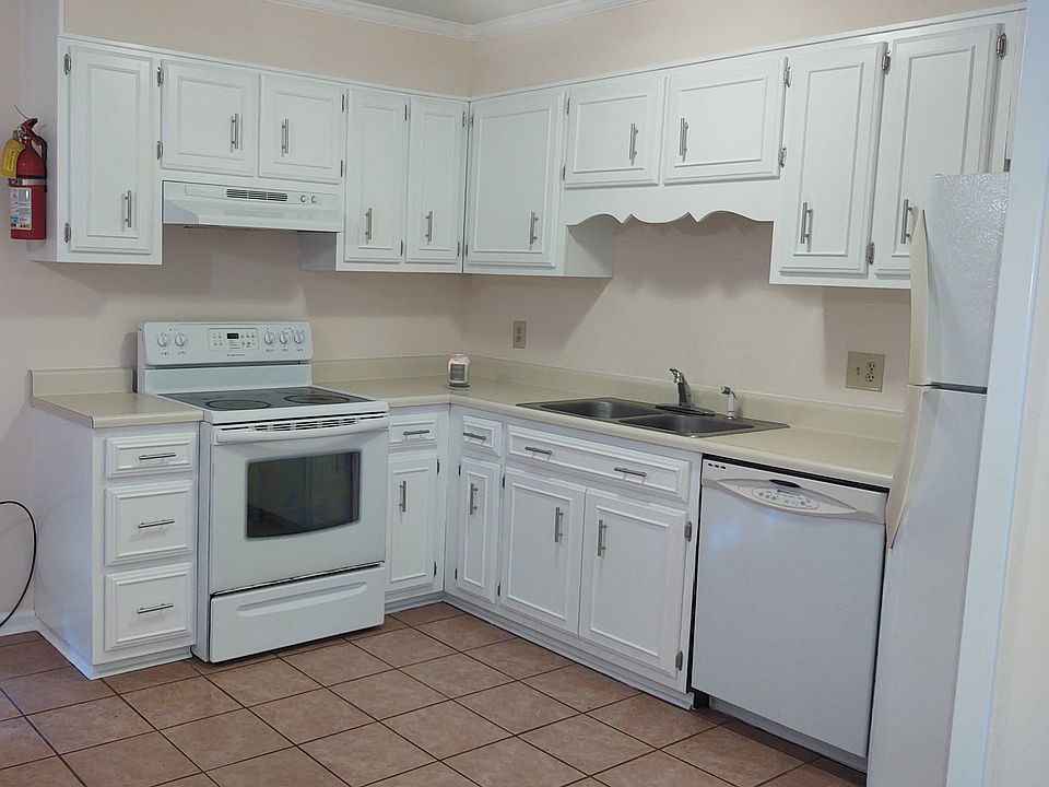 1st image of 251 Knight Dr APT 1