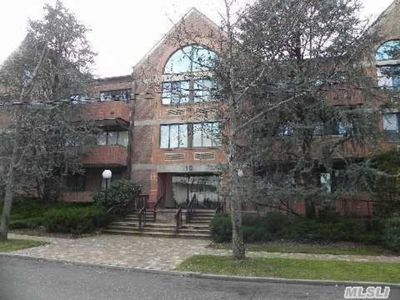 10 Canterbury Rd, Great Neck, NY, 11021