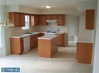 26 Crestview Dr, Sinking Spring, PA 19608