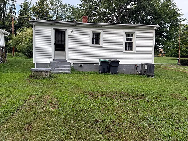 920 Northside Dr — Photo 13