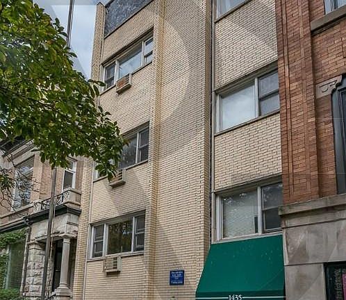 5th image of 1435 N Dearborn St #1435C3