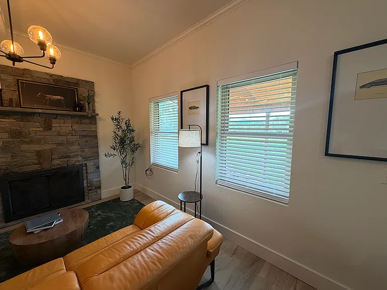 2560 Coffeen Ave — Photo 14