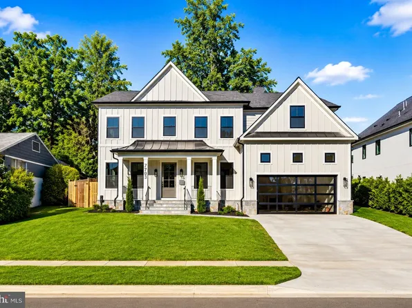 7705 Holiday Ter, Bethesda, MD 20817