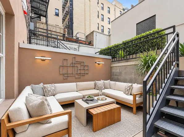 163 Ludlow St #Gee, New York, NY 10002