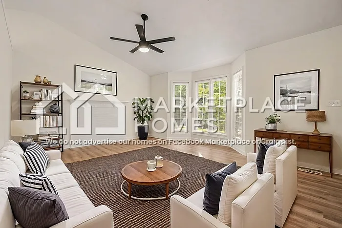 3 bed, 2.5 bath, 1282 sqft, $2,015 — Photo 2