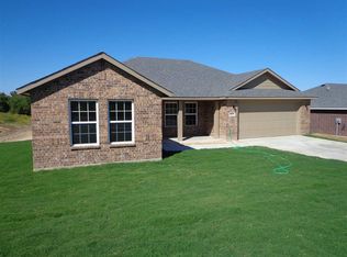 3926 Plantation Dr, Enid, OK 73703