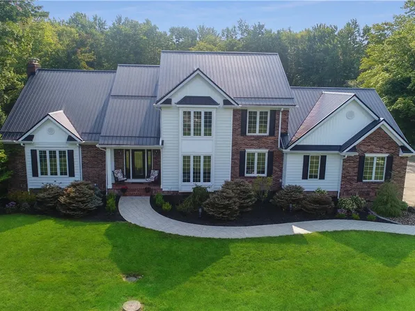 10760 Nollwood Dr, Chardon, OH 44024
