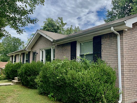 4th image of 145 W Park Dr