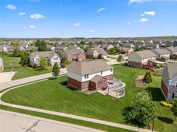 3rd image of 9448 Aspen Brook Ct