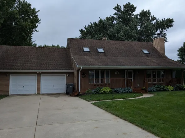 41W475 Silvana Dr, Elgin, IL 60124