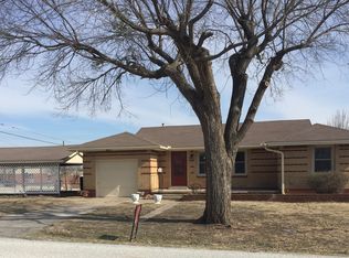 923 N 2nd Ave, Stroud, OK 74079