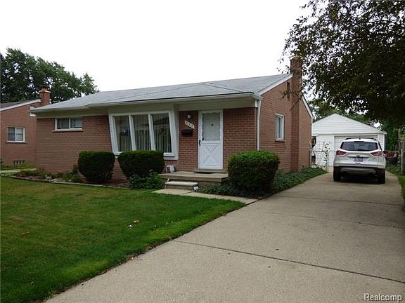 2nd image of 31717 Hees St