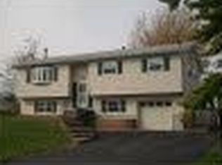 110 Rolling Meadows Rd, Middletown, NY 10940