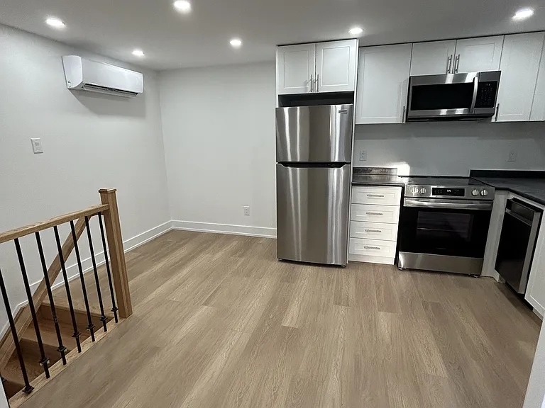 137 Curzon St #3 — Photo 21