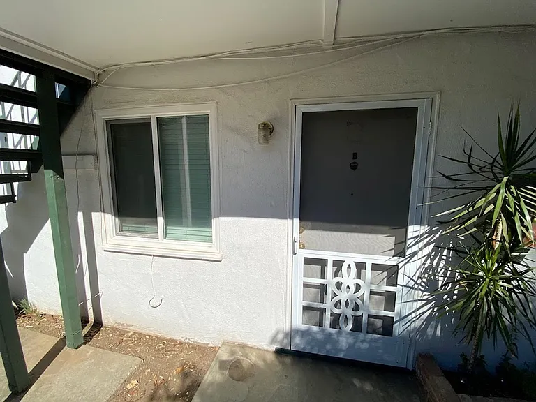 4539 V St #A-D — Photo 2