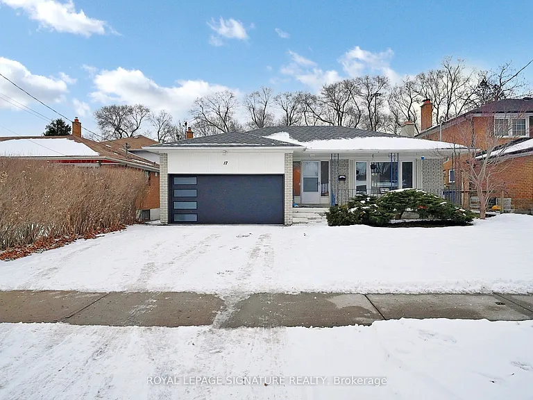 17 Baroness Cres #UPPER — Photo 38