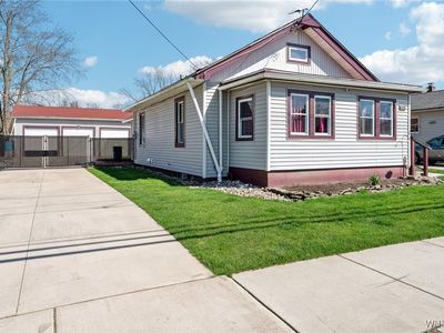 433 80th St, Niagara Falls, NY, 14304