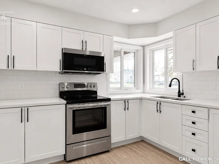 99 Wellington St E #1 — Photo 2