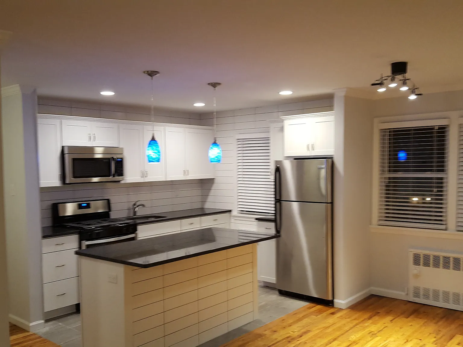 2 bed, 1100 sqft, $2,950 — Photo 3