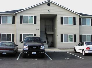 2158 Crater Lake Ave APT A, Central Pt, OR 97504