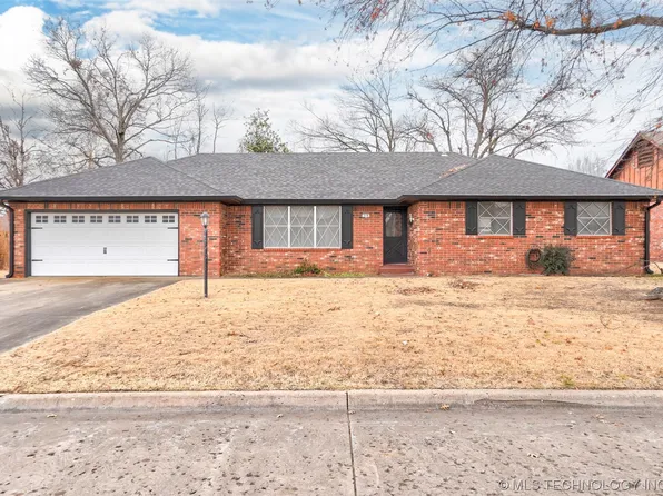 318 Sunset Dr, Vinita, OK 74301