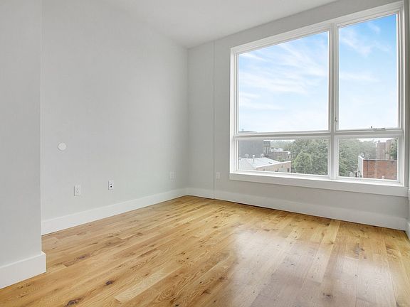2nd image of 410 Lexington Ave APT 4B